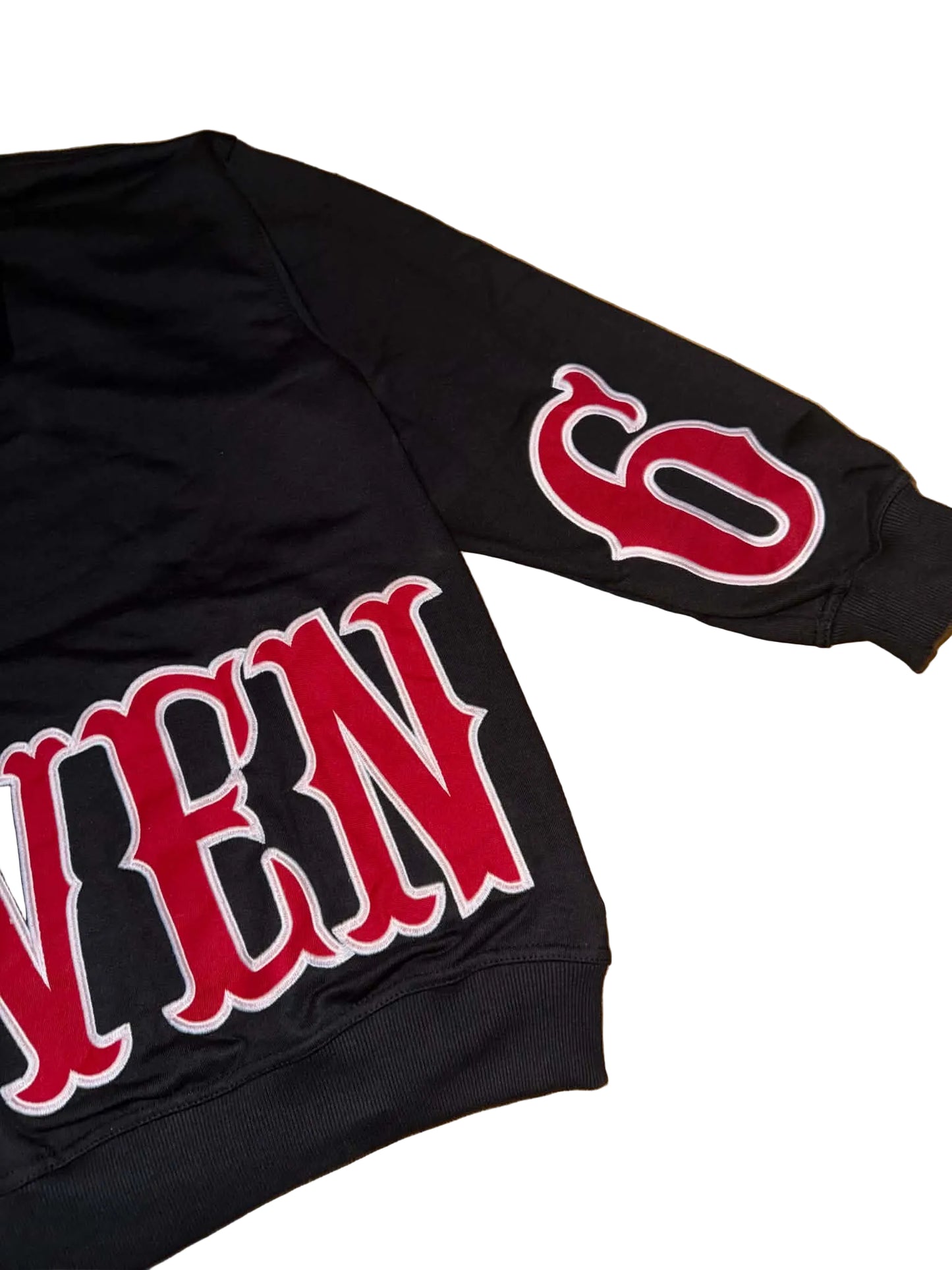 67EVEN6 BLACK & RED